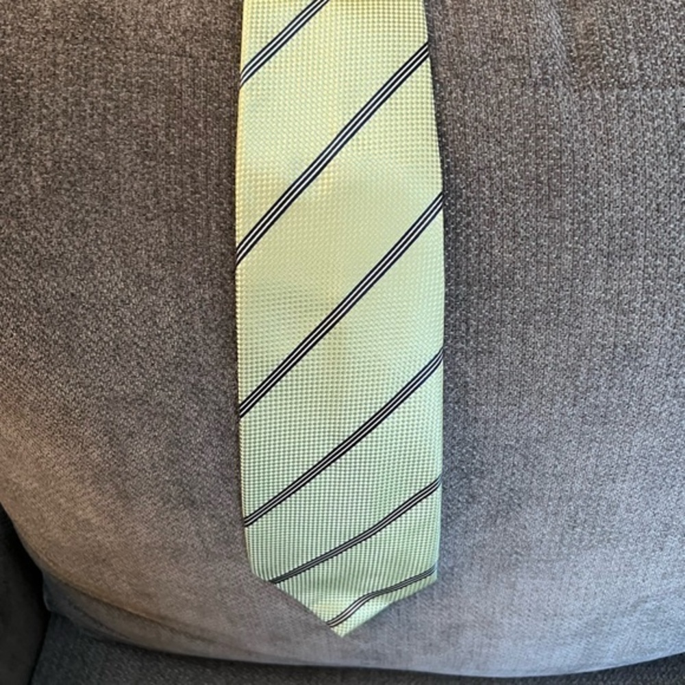 Banana Republic Silk Green Stripe Necktie